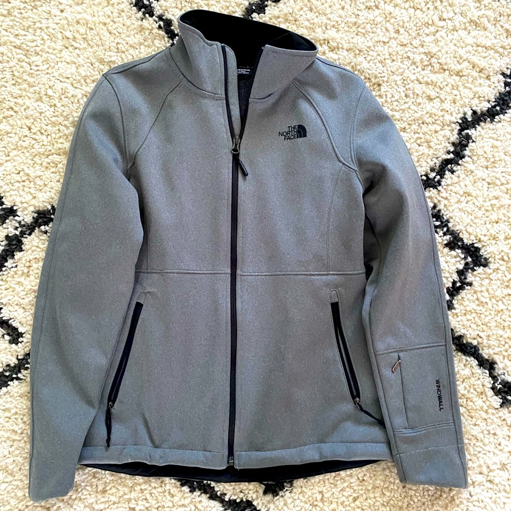 Like new womens north face jacket